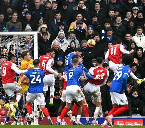 本赛季阿森纳已3次通过角球单场打进至少2球，冠绝全英超