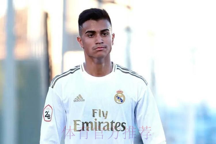 马卡:皇马重点关注阿方索 他拒绝续约并渴望转会 马卡:皇马重点关注阿方索 他拒绝续约并渴望转会